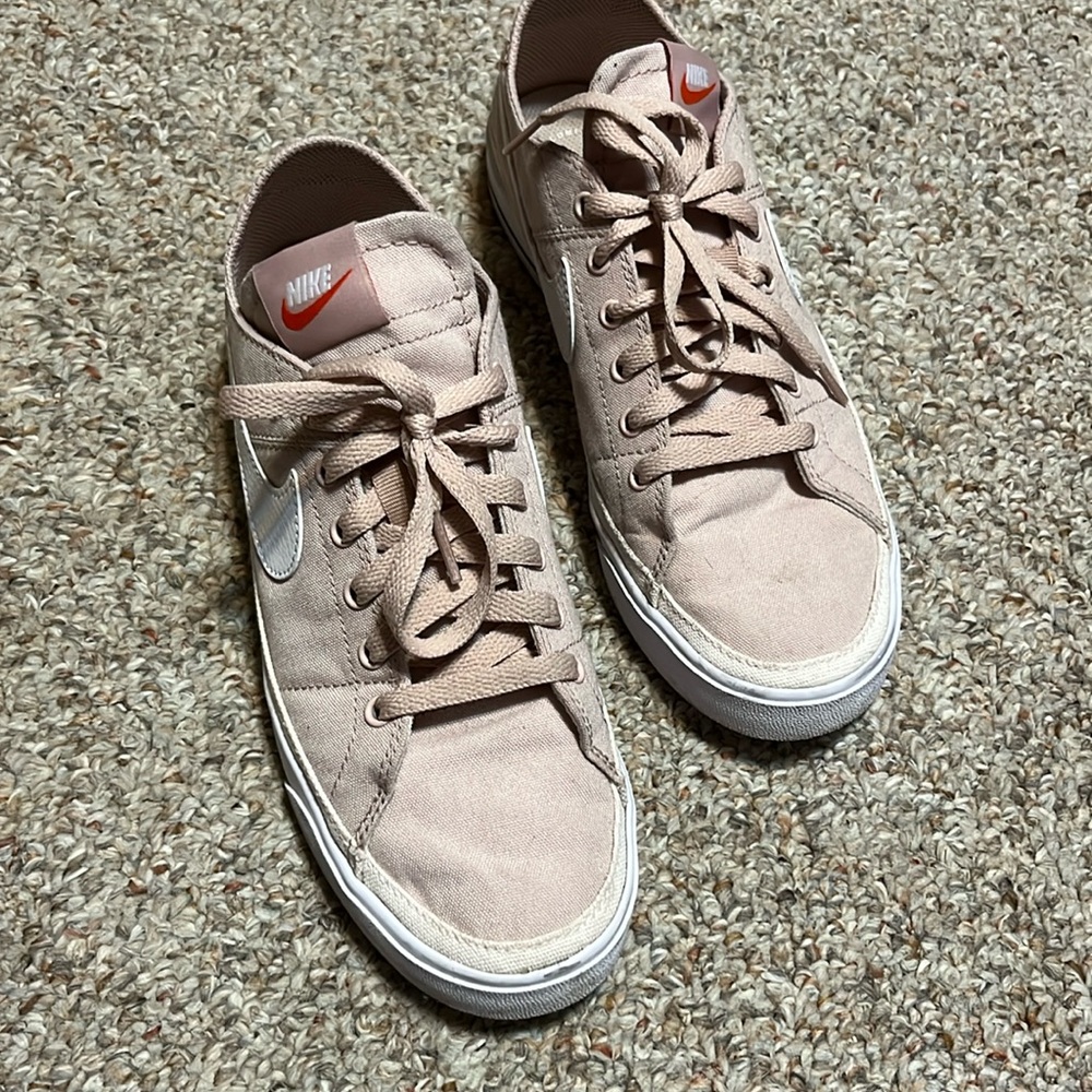 Sz women’s 9.5 mens 7.5 Nike sneakers pink court legacy shoes